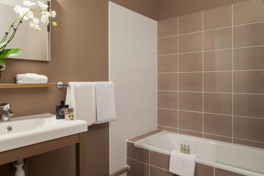 NEHÔ SUITES PORTE DE GENEVE - Triple Room - foto 13