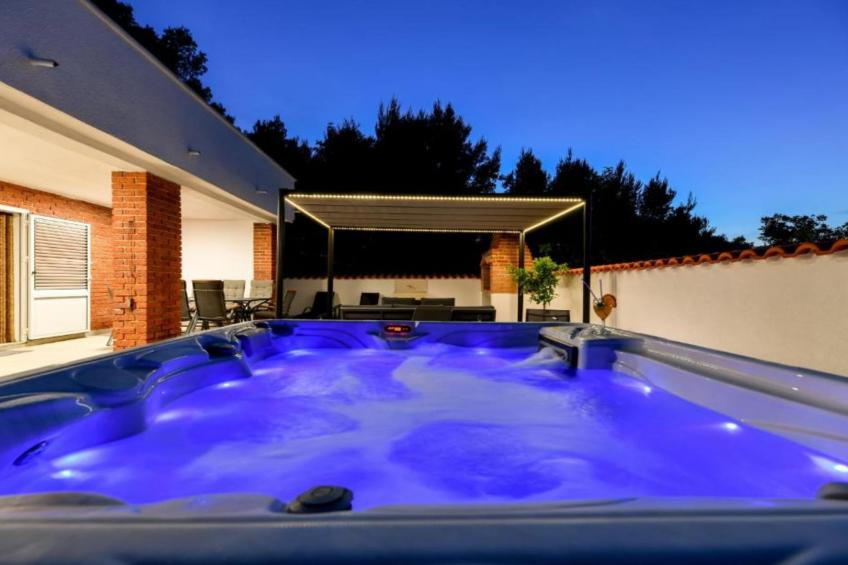 Four Bedroom Villa With Hot Tub - foto 28