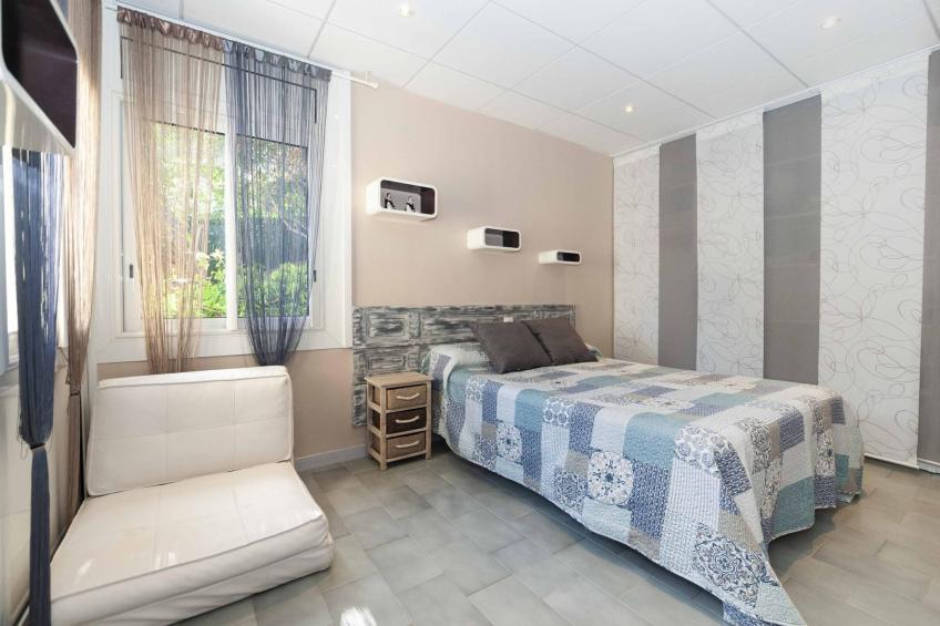 1233 VILA NEUS con piscina - foto 14