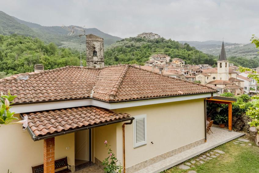 Villa in Borgomaro mit privatem Parkplatz