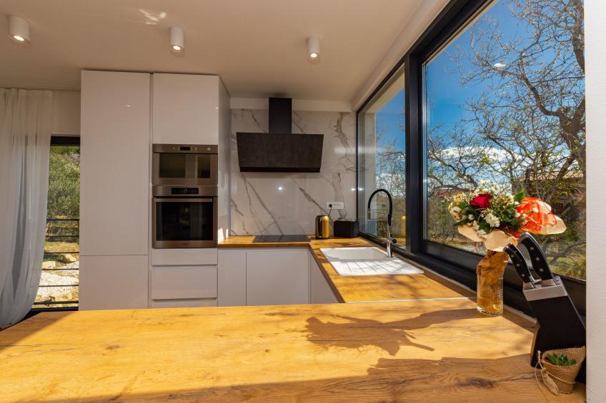 Haus für 9 Personen und 1 Kind in Kastel Luksic - foto 8