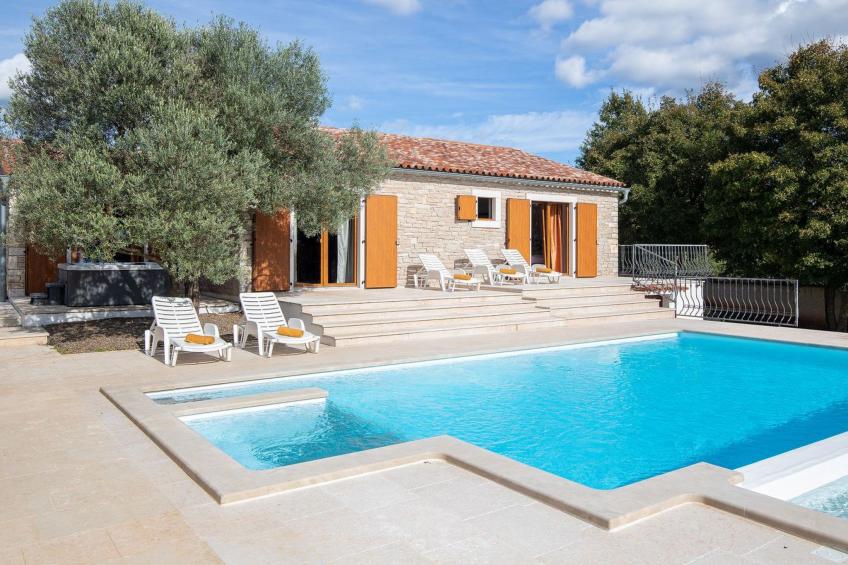 Haus in Bertoši mit privatem Pool