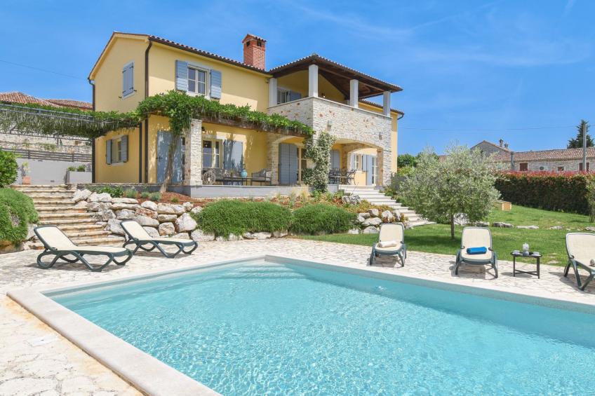 Luxusvilla "Azzurra" mit beheiztem Pool