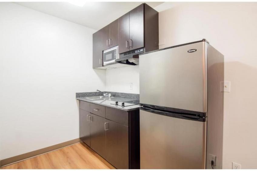 2 Full Beds  Smoking Kitchen - foto 4