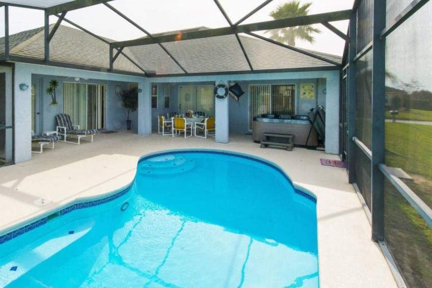 Sonniger Privatpool mit freistehendem Whirlpool und Filmraum - foto 28