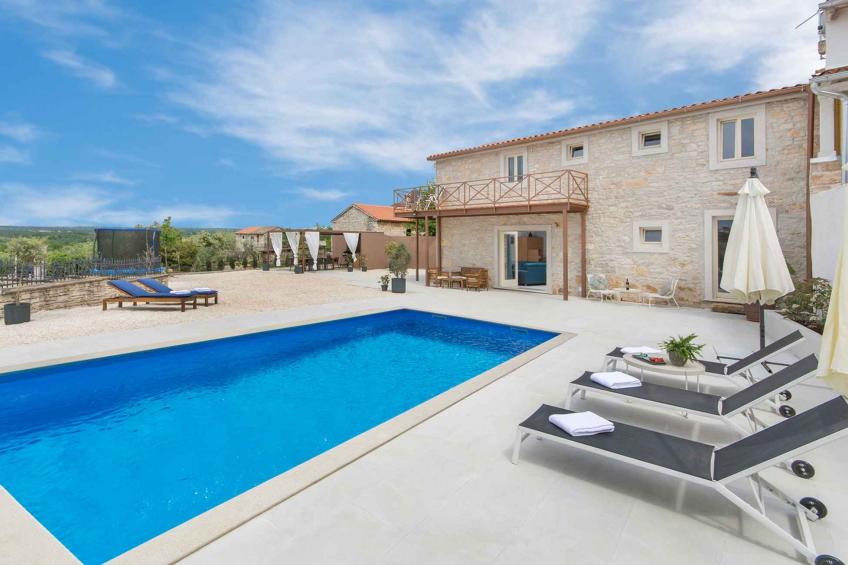 Villa met zwembad en airconditioning - BF-PP829