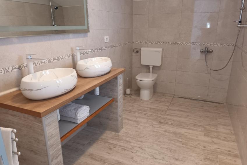 Gesamtes Ferienhaus in Sumartin mit Privatem Pool - foto 50