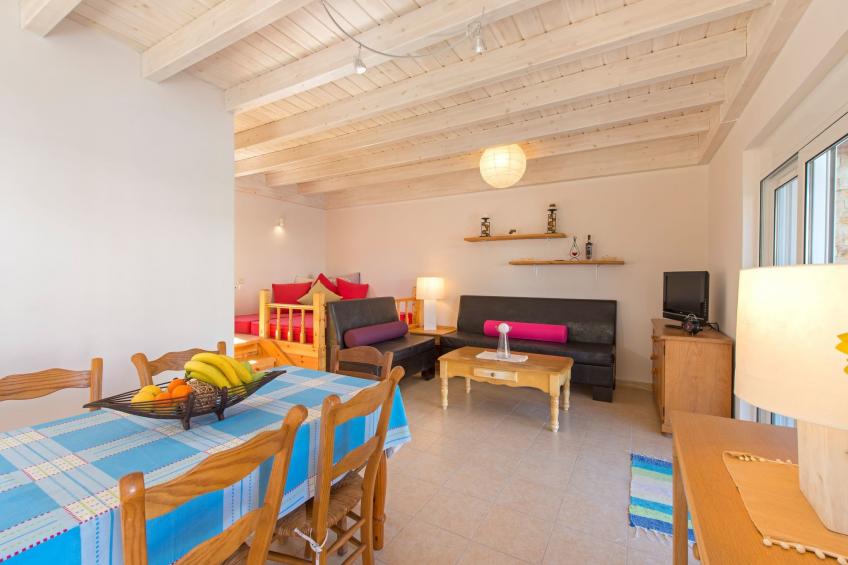 Haus in Kolympia mit Garten und schöner Aussicht - foto 6