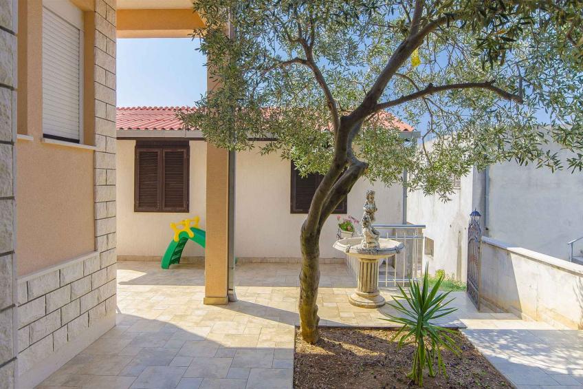 Vakantiewoning met balkon, zwembad en barbecue - VW-39K96 - foto 10