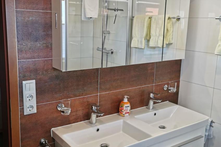 mit komplett eingerichteter Küchenzeile im Wohnraum - foto 32