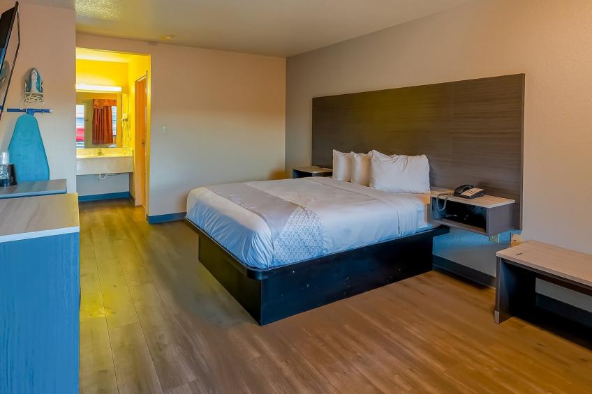 Queen Bed Smoking - foto 12