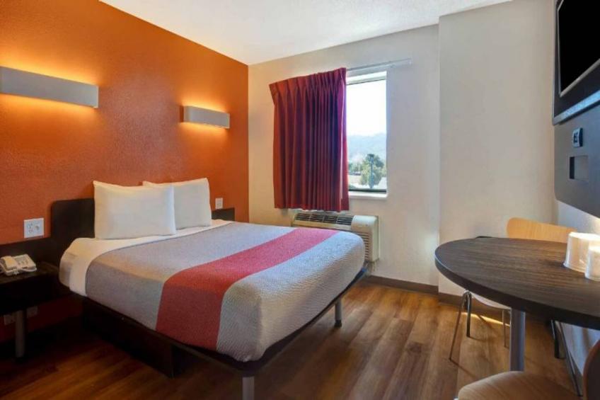 1 Queen Bed - foto 12