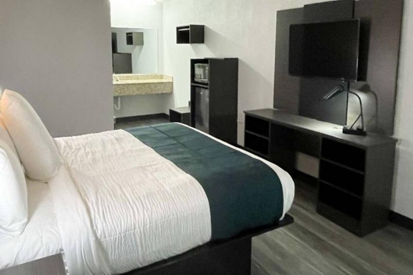 1 King Bed  Non-Smoking Micfridge - foto 19