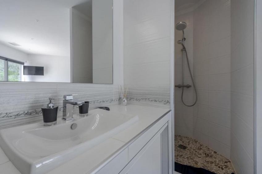 Villa avec piscine chauffée spa salle sport et cinéma - foto 22