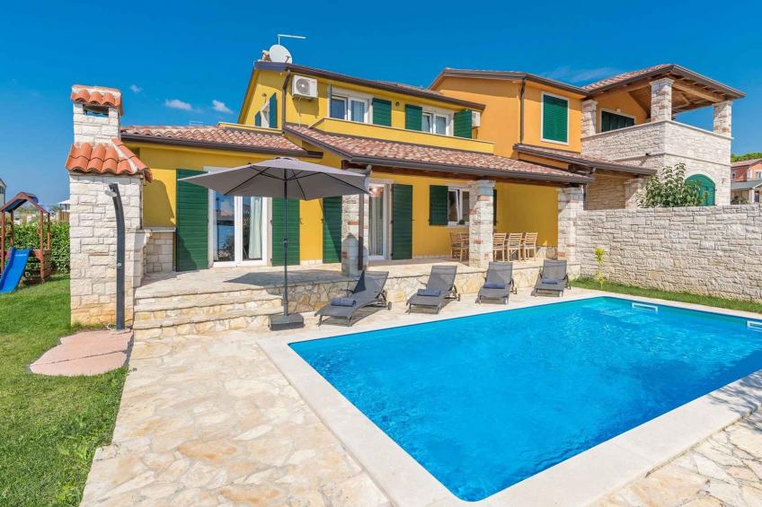 Villa mit Klimaanlage und Pool - BF-23KJ7