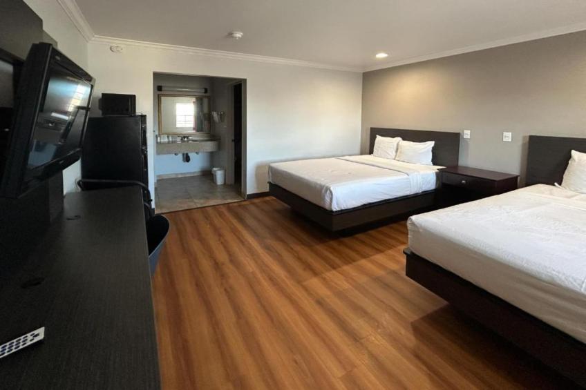 2 Full Beds  Smoking Micfridge - foto 5