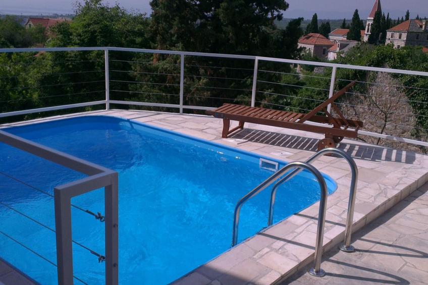 Liebevoll renoviertes altes Steinhaus mit Pool und wunderschönem Panoramablick