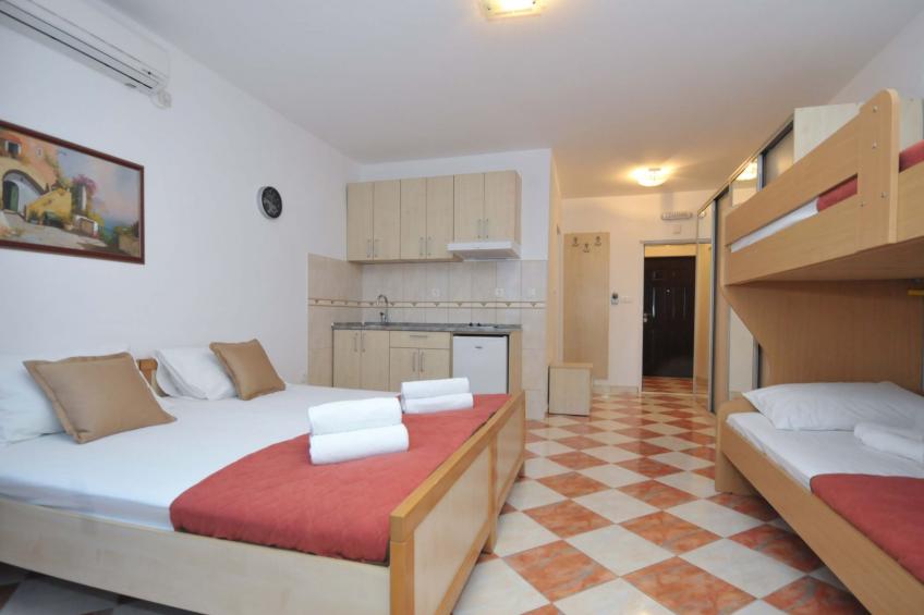 Charmante Wohnung in Centar mit französischem Balkon