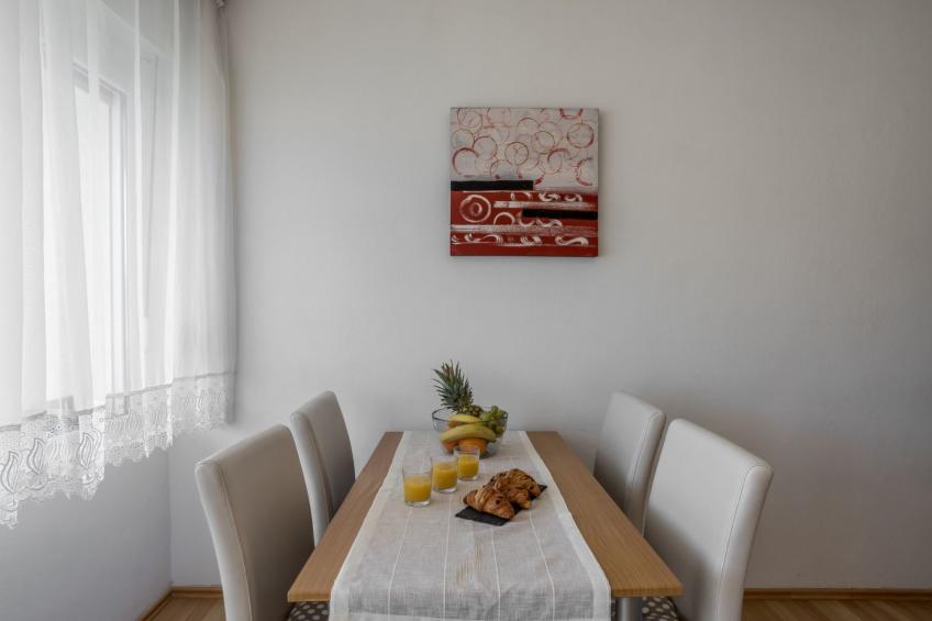 Tihana mit mediterranem Garten - foto 20