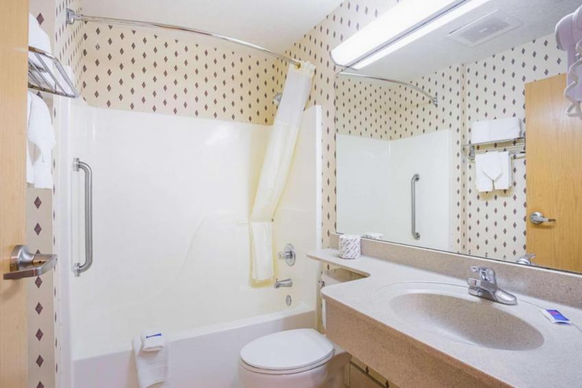 2 Queen Beds  Suite Non-Smoking - foto 13