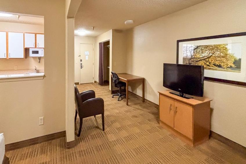 1 Queen Bed | Mob Acc Tub Ste Nsmk Sb Micfri - foto 47