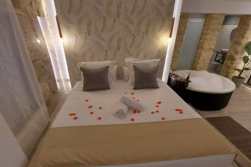 Estudio Deluxe con cama grande y jacuzzy - foto 8