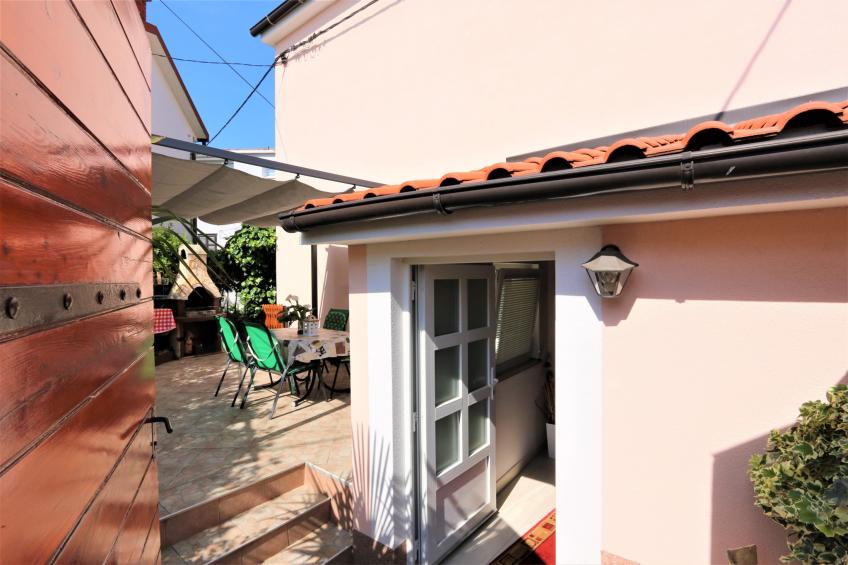 Holiday apartment with terrace in the city center - BF-V7ZH - foto 2