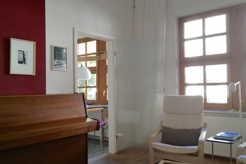 Zentrale Wohnung mit Klavier, Kunst und Design - foto 13