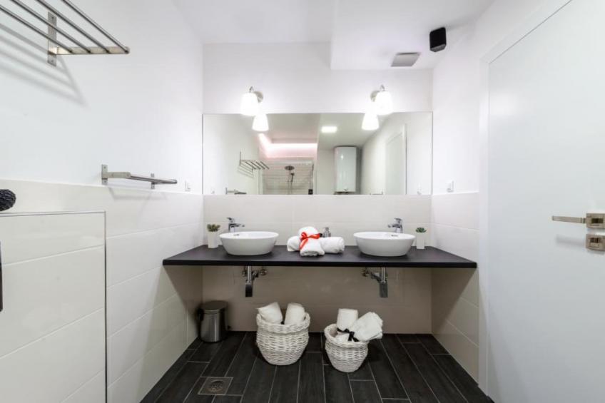 Apartments Villa Capitano - Two Bedroom Apartment with Balcony and Sea View (CRNI) - foto 13