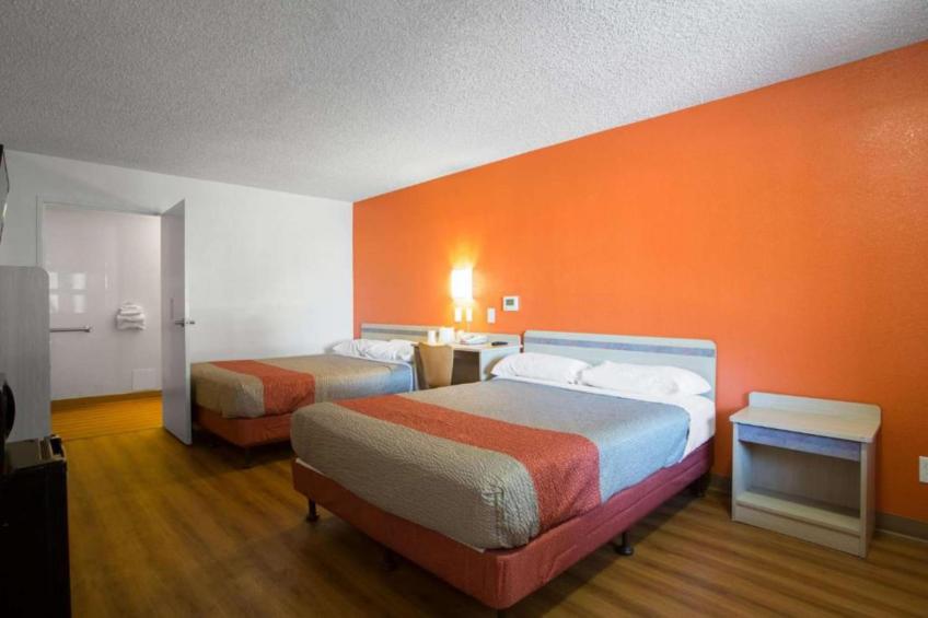 2 Full Beds  Smoking - foto 6