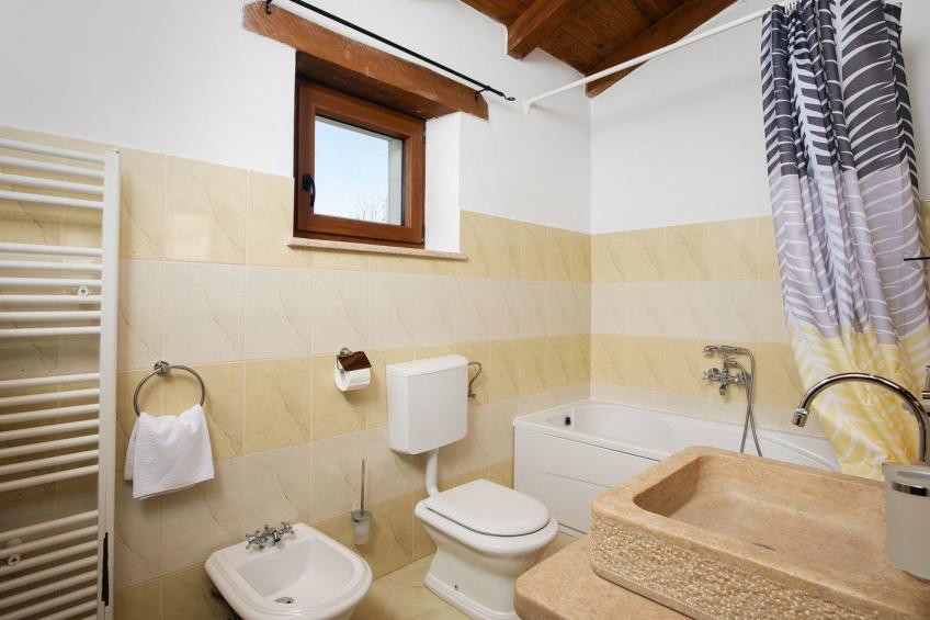 Haus in Bertoši mit privatem Pool - foto 11