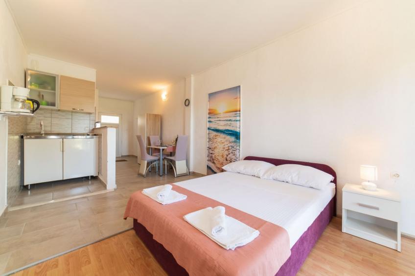 Tranquil and Stylish Apartment Kastel Novi - Studio Apartment with Garden - foto 5