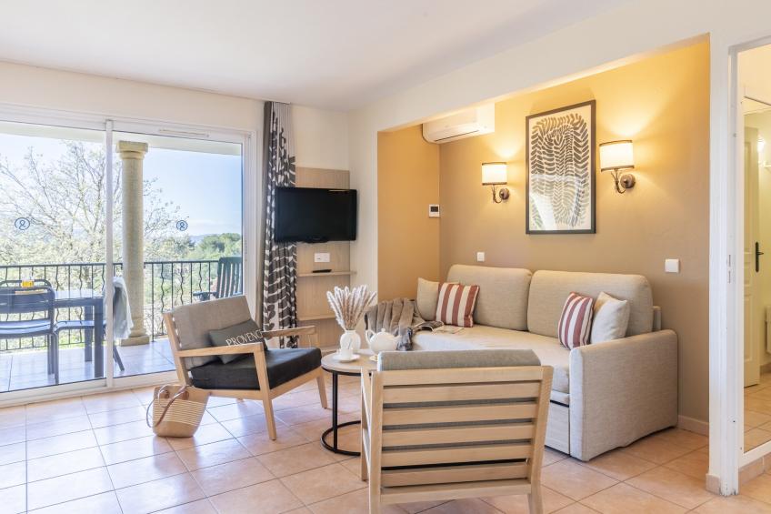 Pierre & Vacances Village Pont Royal en Provence Apartment 8 people - 2 bedrooms + 1 sleeping alcove - Balcony - Air-conditioned - Renovated - foto 13