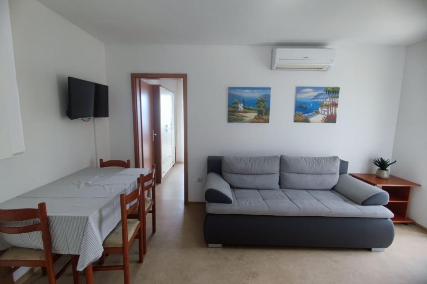 mit zwei Schlafzimmern und Pool - foto 13