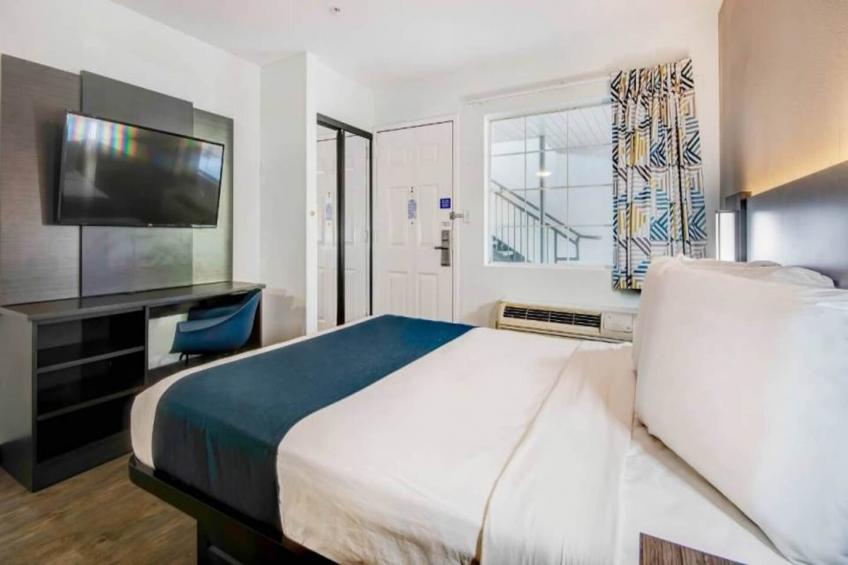 1 Queen Bed  Non-Smoking - foto 7