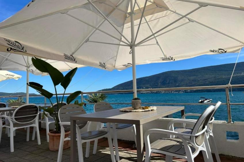 Stunning Beachfront Stay in Herceg Novi -  One Bedroom Apartment B - foto 17