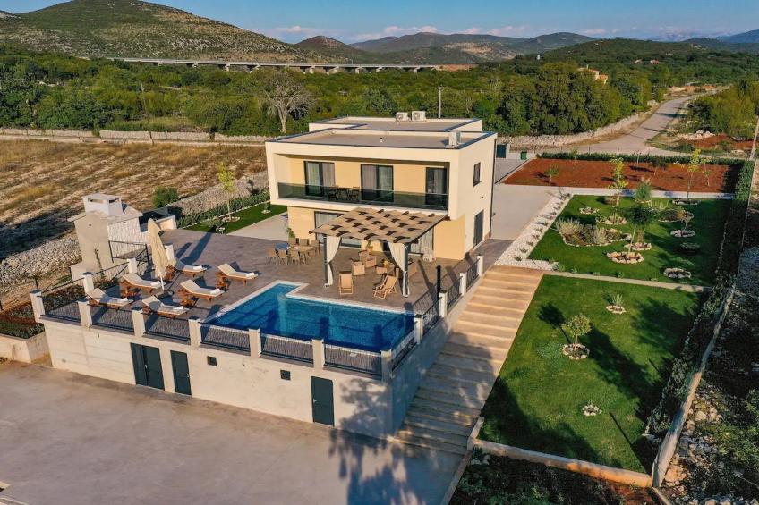 Luxurious Sanctuary Villa Primorski Dolac with Pool - Three Bedroom Villa with Pool - foto 27