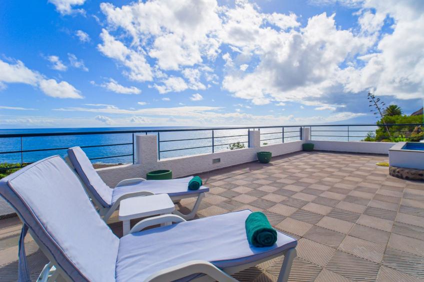 Zweitstöckiges Ferienvilla mit Terrassen, Pool, Sauna sowie herrlichem Berg- un - foto 2