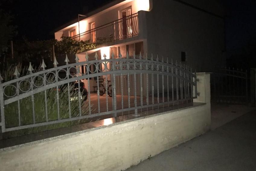 in Katuni mit privatem Parkplatz - foto 4