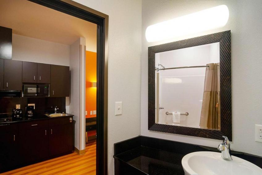 2 Queen Beds  Non-Smoking Shower - foto 25