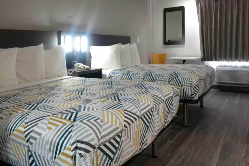 2 Queen Beds  Non-Smoking