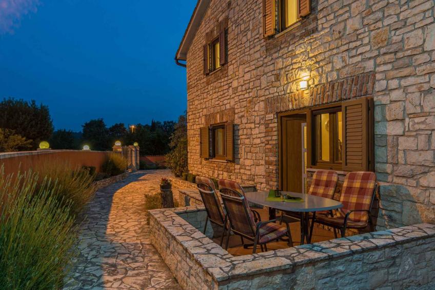 Holiday apartment mit Terrasse und Pool - BF-CZ2M8 - foto 15
