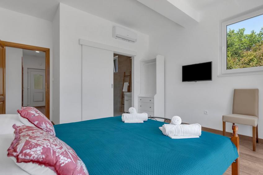 Alleinstehende Villa Slime mit Pool und Garten - foto 48