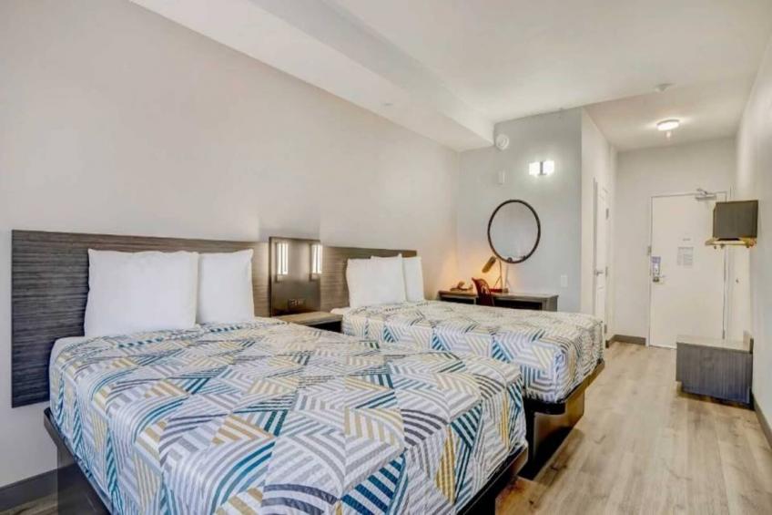 2 Full Beds  Mobility Accessible Tub Nsmk - foto 4