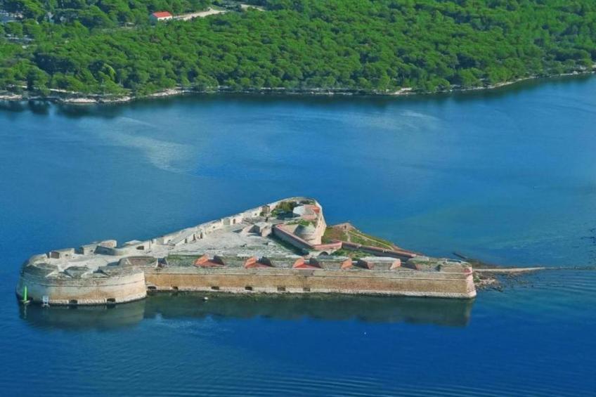 Villa Sunrise with Outdoor Pool - 4 Bedroom & Pool - foto 30