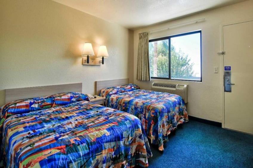 2 FULL BEDS  MOBILITY ACCESS RI SHOWER NSMK - foto 10