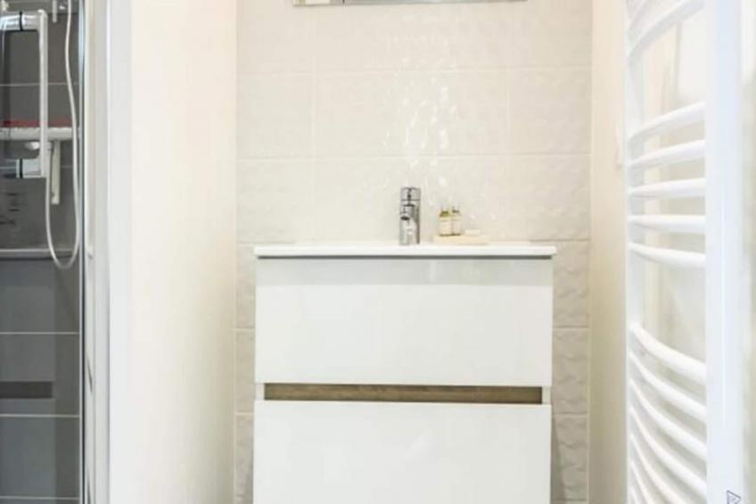 Appartement Rénové Avec Belle Pierre Et Climatisation Pour 2 Personnes - foto 3