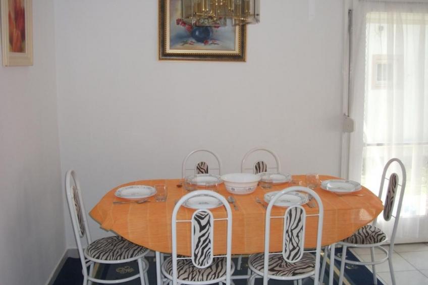 mit Terrassen, Balkonen sowie Parkplatz - foto 22