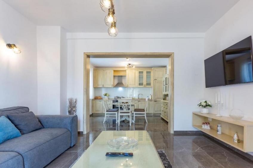 Peaceful Murvica Villa Pool, Garden, and Modern Comfort - Two Bedroom Holiday Home with Private Pool - foto 3