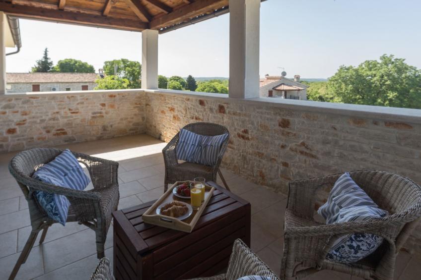 Villa mit Pool, Garten und Sommerküche - foto 27